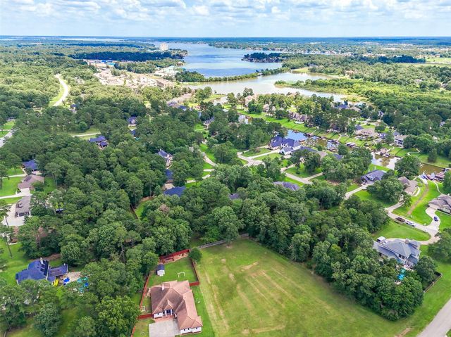 18854 Lake Terrace Drive, Montgomery, TX 77356