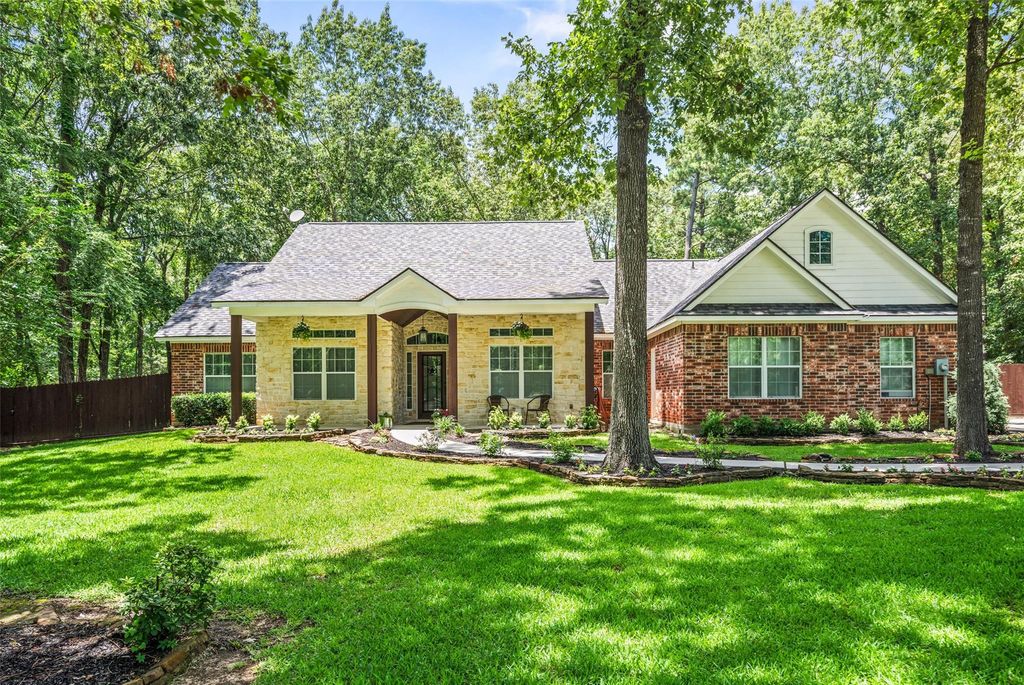 18854 Lake Terrace Drive, Montgomery, TX 77356