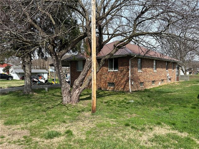 109 Brown Street, Mason, WV 25260