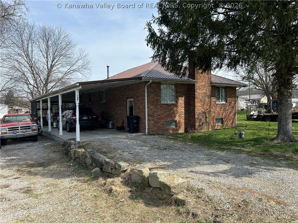 109 Brown Street, Mason, WV 25260