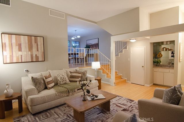 469 S Catalina Avenue, Pasadena, CA 91106