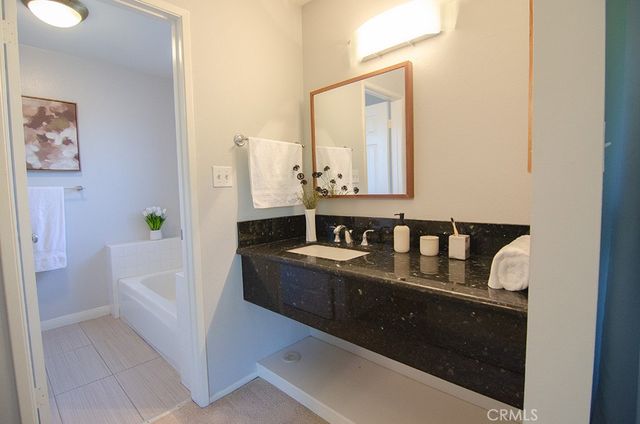469 S Catalina Avenue, Pasadena, CA 91106