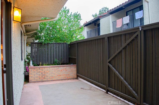 469 S Catalina Avenue, Pasadena, CA 91106