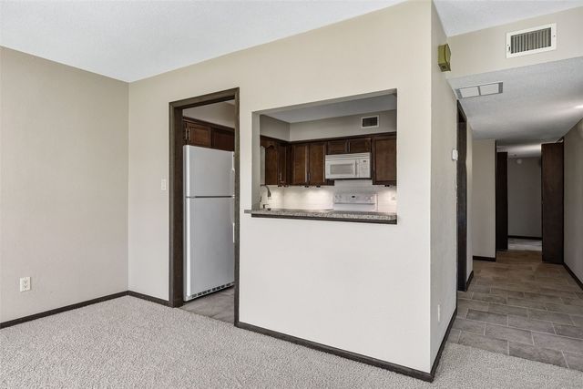 434 29th St Drive SE 10, Cedar Rapids, IA 52403