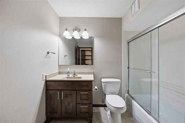434 29th St Drive SE 10, Cedar Rapids, IA 52403