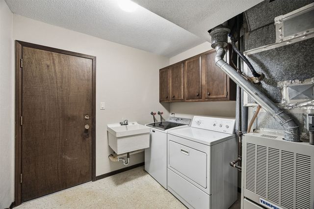 434 29th St Drive SE 10, Cedar Rapids, IA 52403