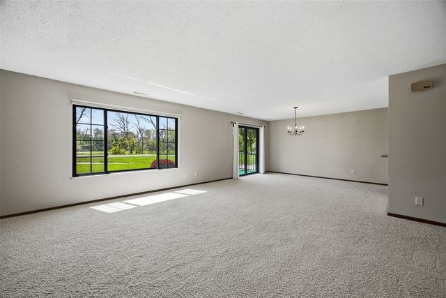 434 29th St Drive SE 10, Cedar Rapids, IA 52403