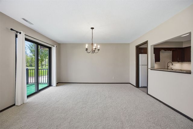 434 29th St Drive SE 10, Cedar Rapids, IA 52403