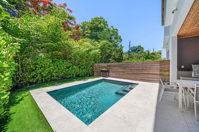 1123 NE 12th Avenue A, Fort Lauderdale, FL 33304