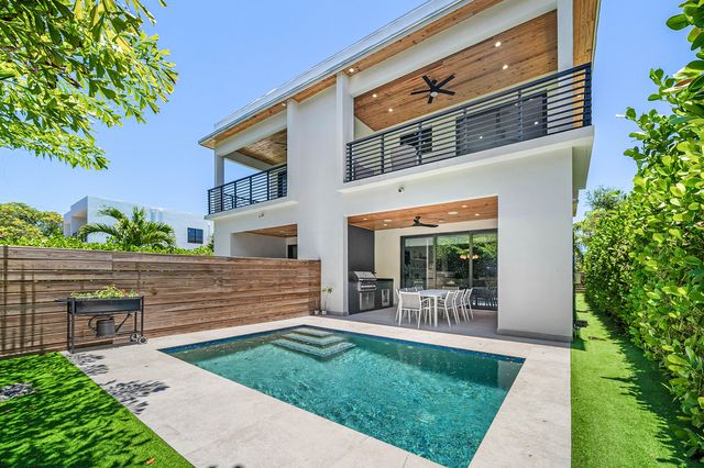 1123 NE 12th Avenue A, Fort Lauderdale, FL 33304