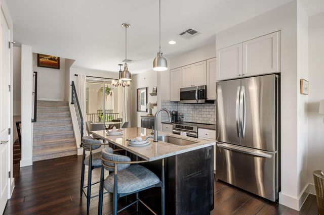 2207 Pasadena DR 10, Austin, TX 78757
