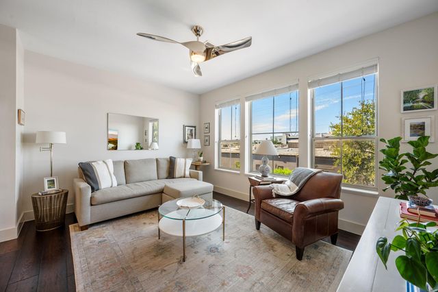 2207 Pasadena DR 10, Austin, TX 78757