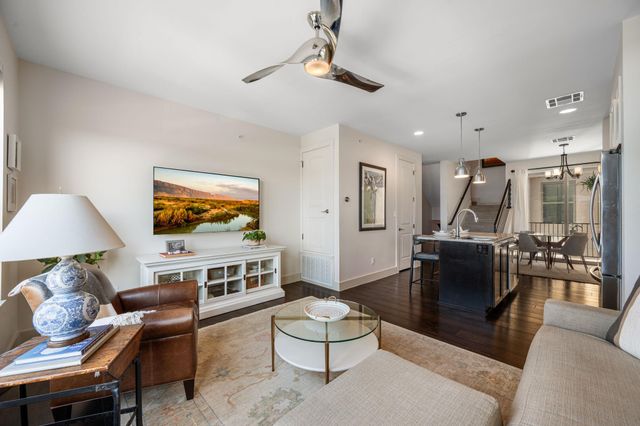 2207 Pasadena DR 10, Austin, TX 78757