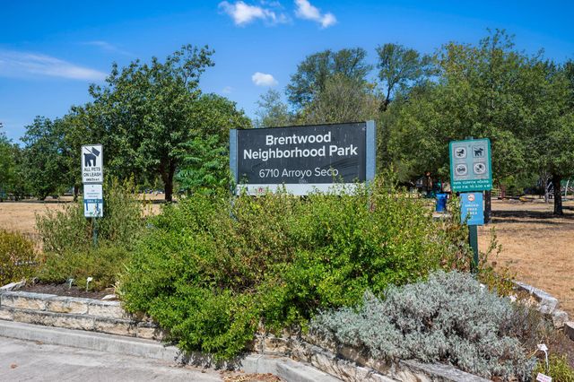 2207 Pasadena DR 10, Austin, TX 78757