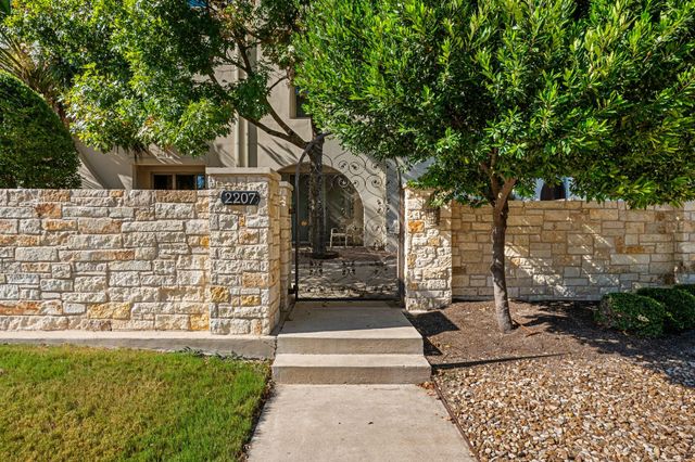 2207 Pasadena DR 10, Austin, TX 78757