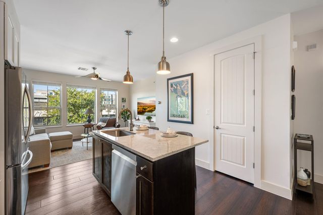 2207 Pasadena DR 10, Austin, TX 78757