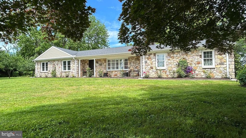 541 CHEYNEY RD, Glen Mills, PA 19342