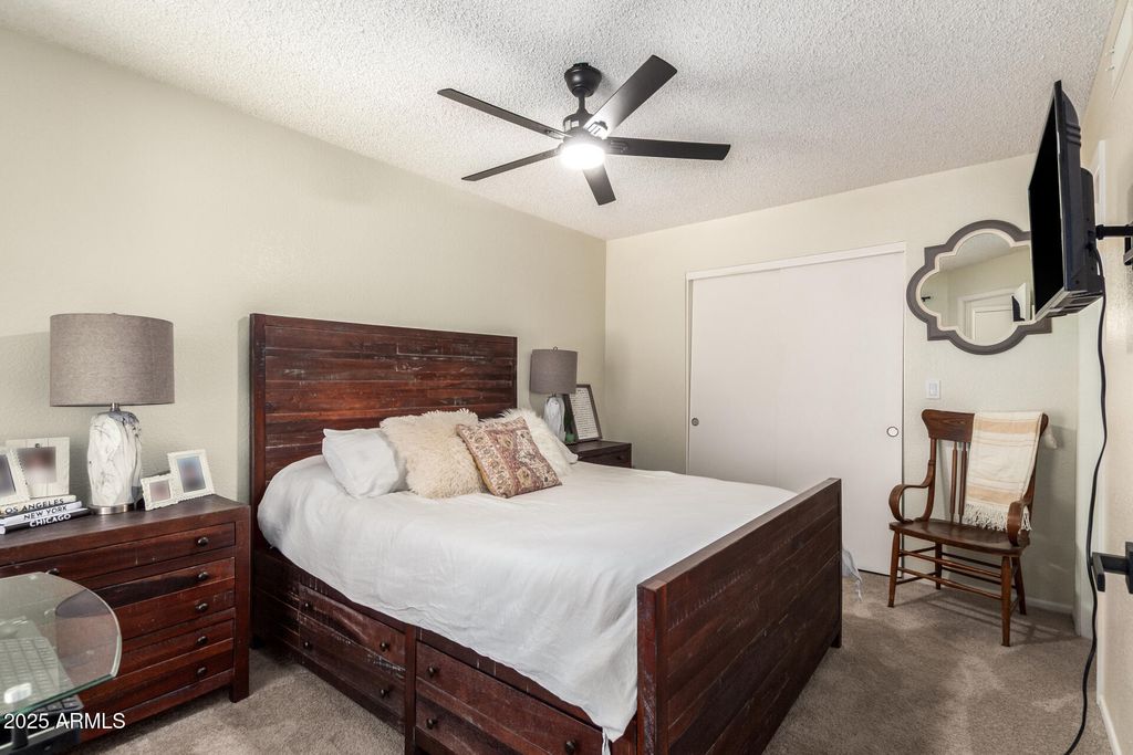 Image 18 of property listing at 19230 N 5TH Street, Phoenix, AZ 85024