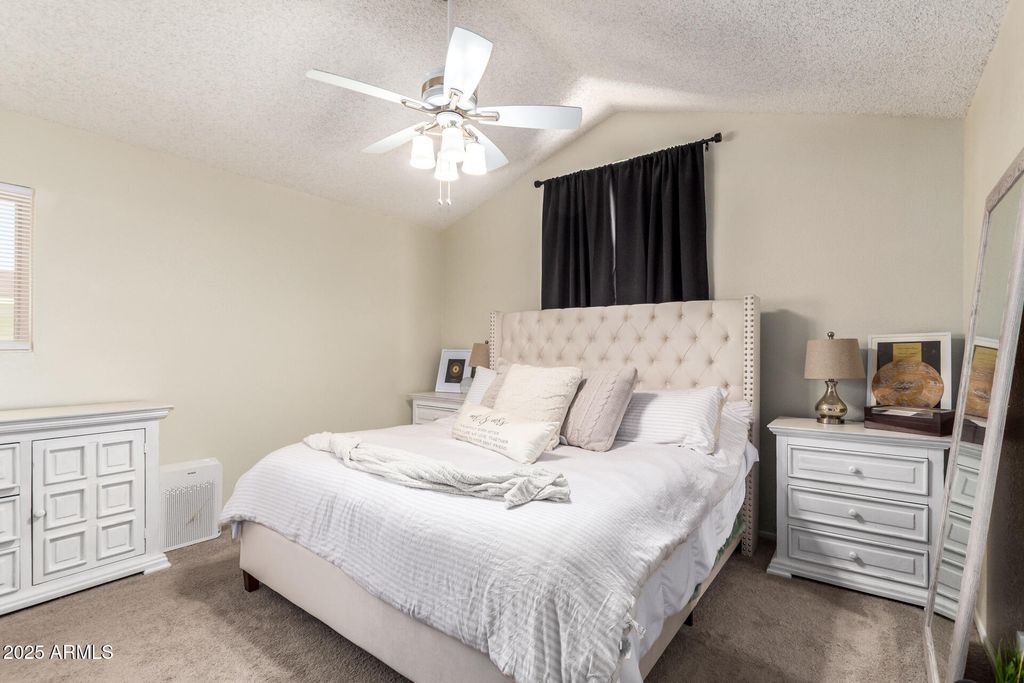 Image 24 of property listing at 19230 N 5TH Street, Phoenix, AZ 85024