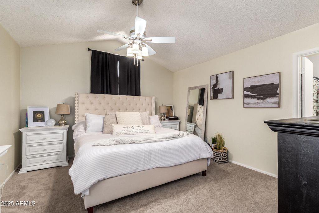 Image 25 of property listing at 19230 N 5TH Street, Phoenix, AZ 85024