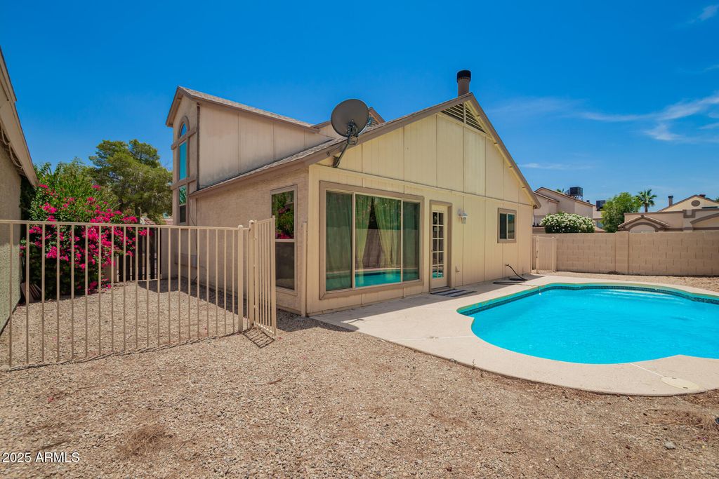 Image 32 of property listing at 19230 N 5TH Street, Phoenix, AZ 85024