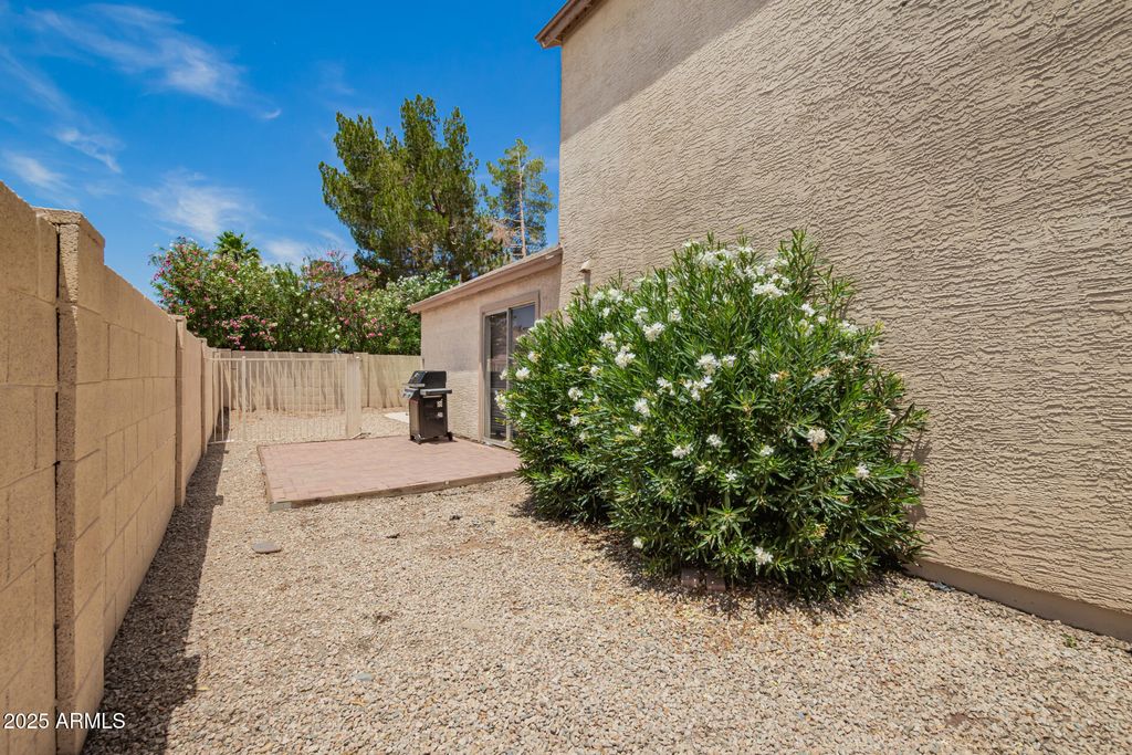 Image 35 of property listing at 19230 N 5TH Street, Phoenix, AZ 85024