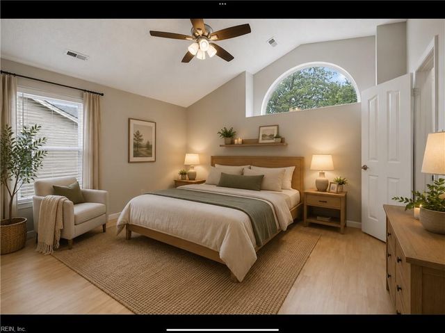 449 E Lake CIR, Chesapeake, VA 23322