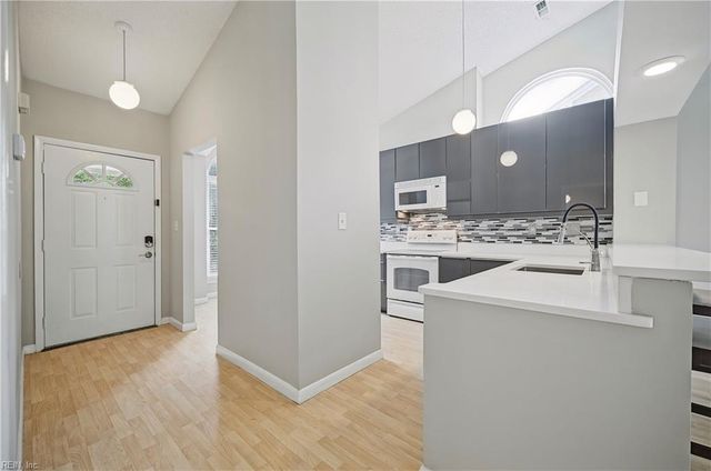 449 E Lake CIR, Chesapeake, VA 23322