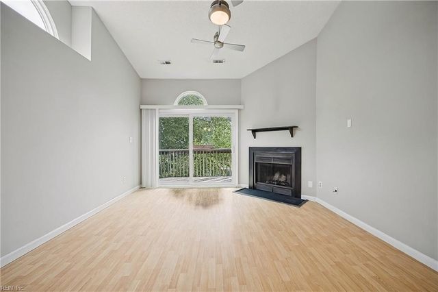 449 E Lake CIR, Chesapeake, VA 23322