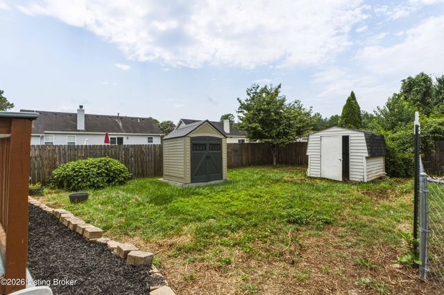 9720 Springwater Ct, Louisville, KY 40229