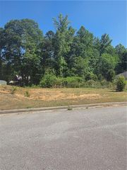 31 Lazarus Drive, Hiram, GA 30141
