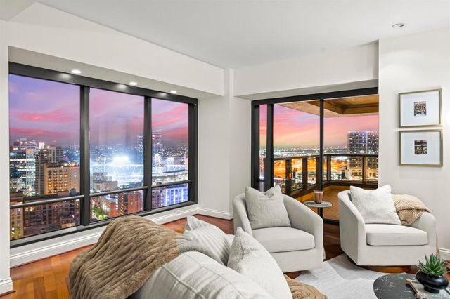 200 Harbor 2701, San Diego, CA 92101