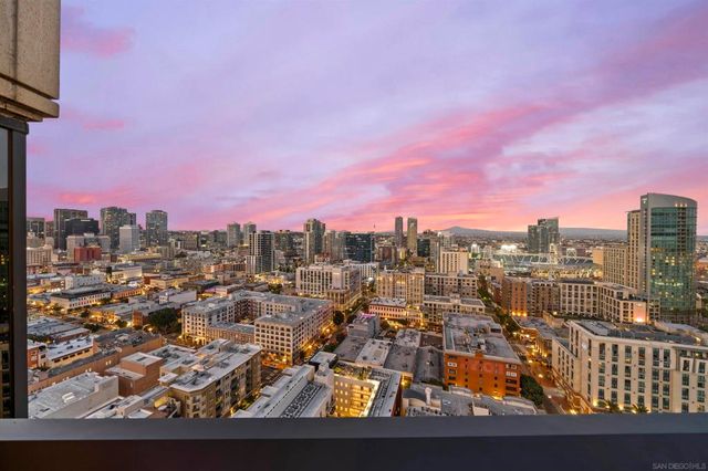 200 Harbor 2701, San Diego, CA 92101