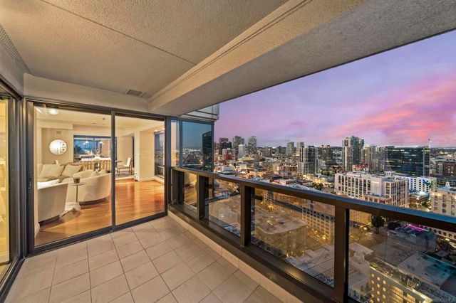 200 Harbor 2701, San Diego, CA 92101