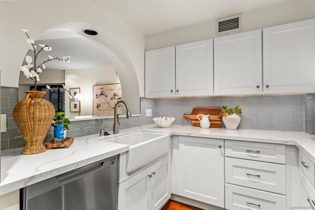 200 Harbor 2701, San Diego, CA 92101