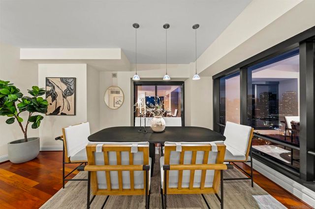 200 Harbor 2701, San Diego, CA 92101