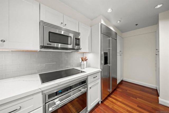 200 Harbor 2701, San Diego, CA 92101