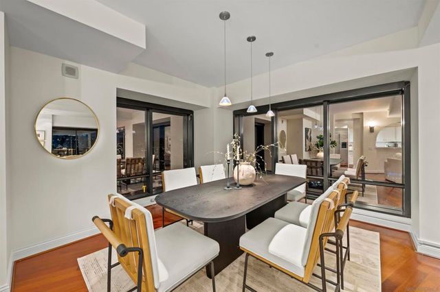 200 Harbor 2701, San Diego, CA 92101