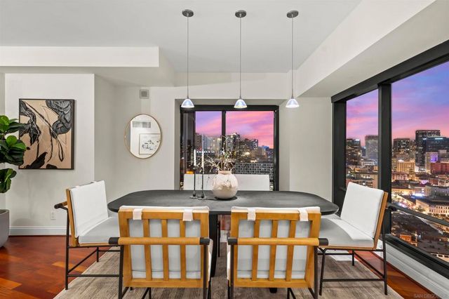 200 Harbor 2701, San Diego, CA 92101