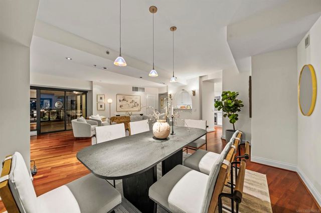 200 Harbor 2701, San Diego, CA 92101