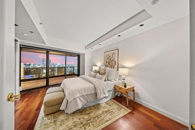 200 Harbor 2701, San Diego, CA 92101