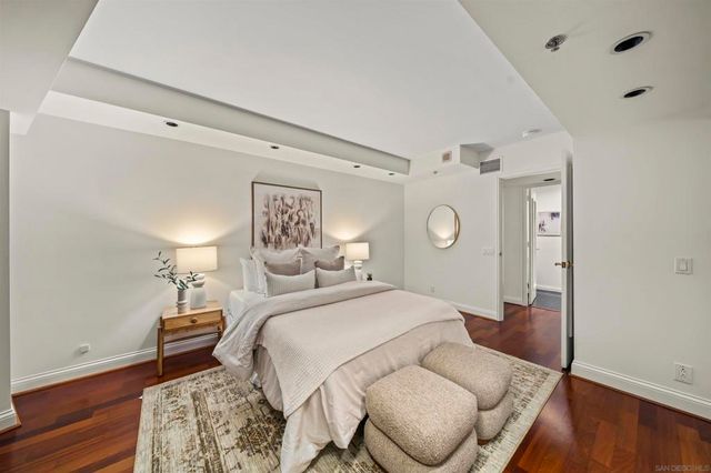 200 Harbor 2701, San Diego, CA 92101