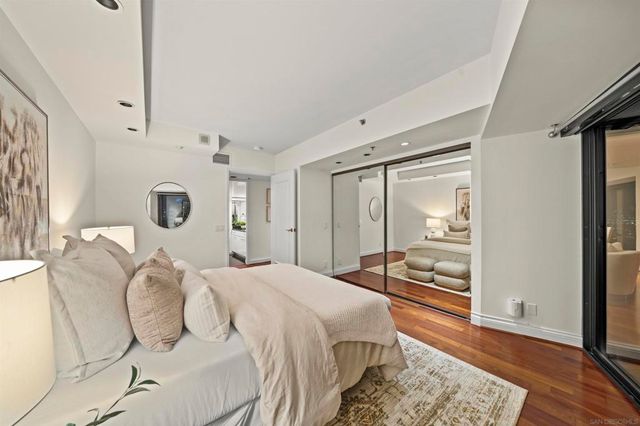 200 Harbor 2701, San Diego, CA 92101