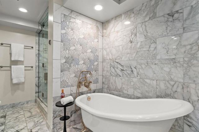 200 Harbor 2701, San Diego, CA 92101