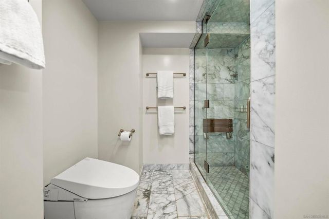 200 Harbor 2701, San Diego, CA 92101
