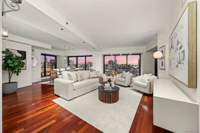 200 Harbor 2701, San Diego, CA 92101