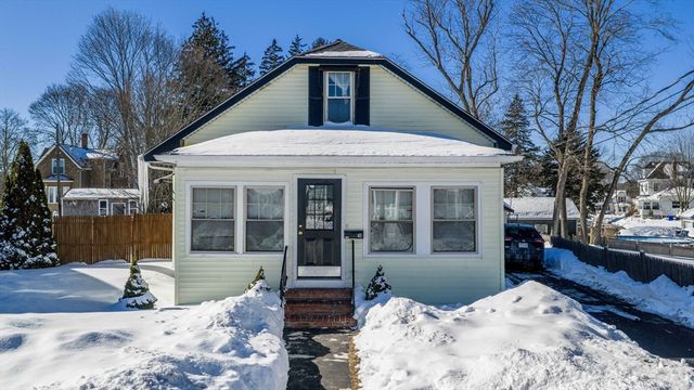 10 Jefferson Ave, Taunton, MA 02780