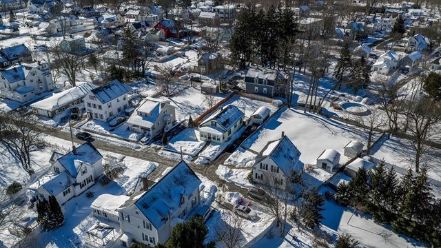 10 Jefferson Ave, Taunton, MA 02780