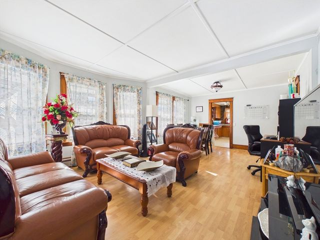 10 Jefferson Ave, Taunton, MA 02780