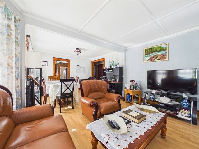 10 Jefferson Ave, Taunton, MA 02780